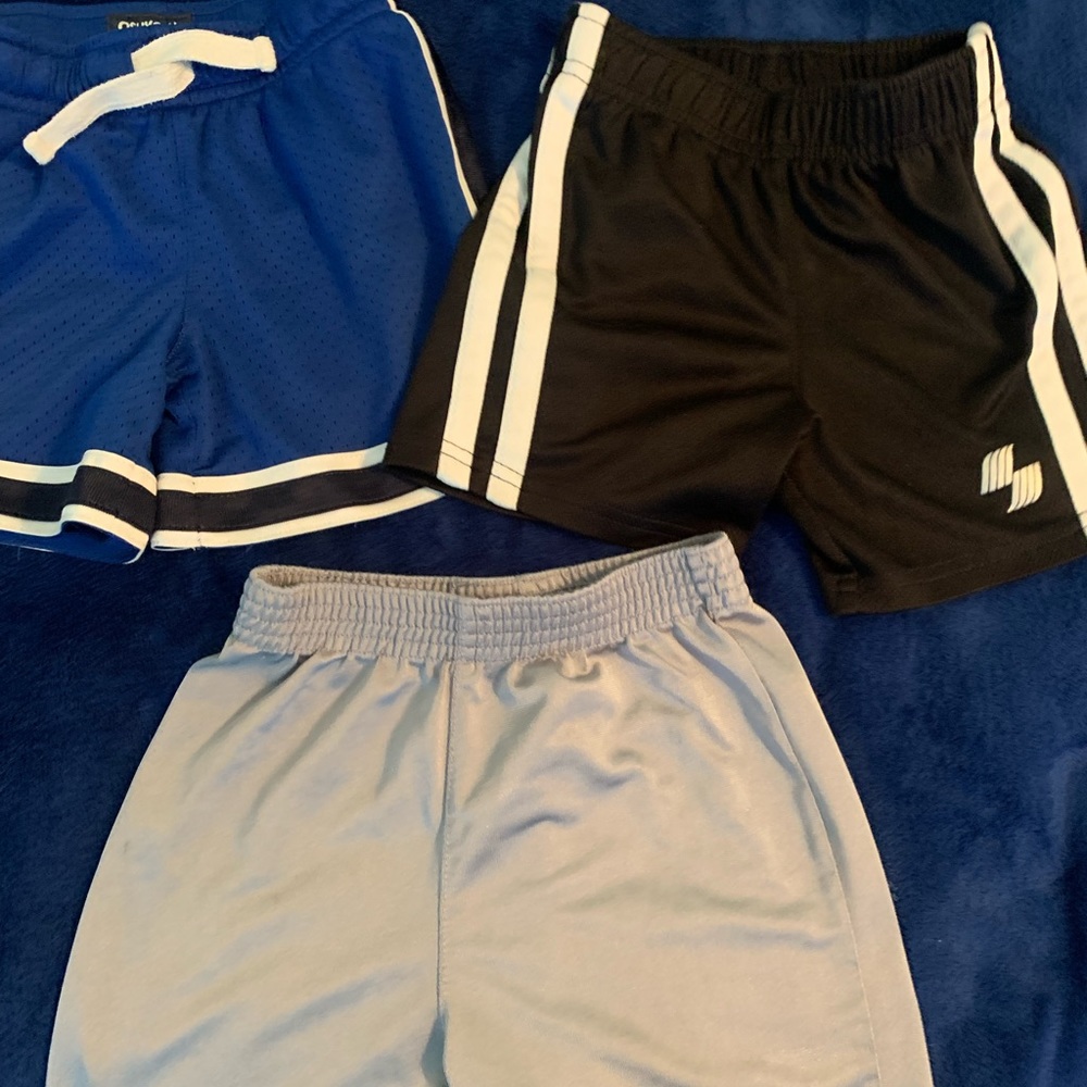 3 sizes 2T Oshkosh B’gosh & Children’s Place shorts